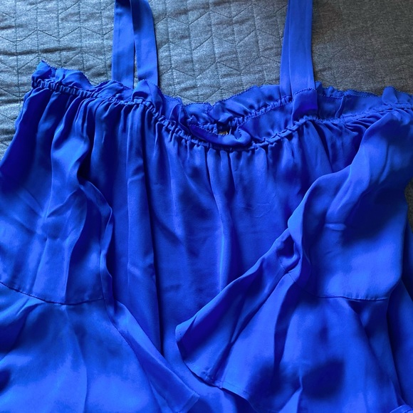 🆕 J Crew Solid Blue Cold Shoulder Top. Size 12 - Picture 3 of 11